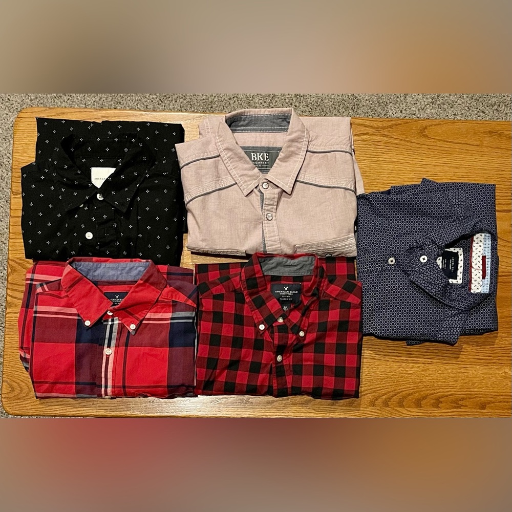 EUC Lot of 5 Mens size small long sleeve button down dress shirts.
